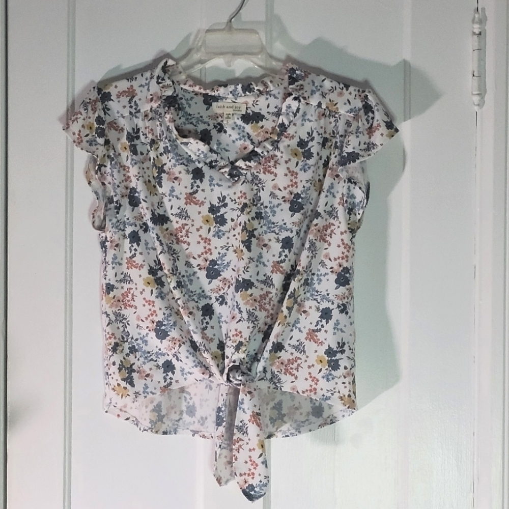 Faith and Joy Los Angeles tie front floral top size large